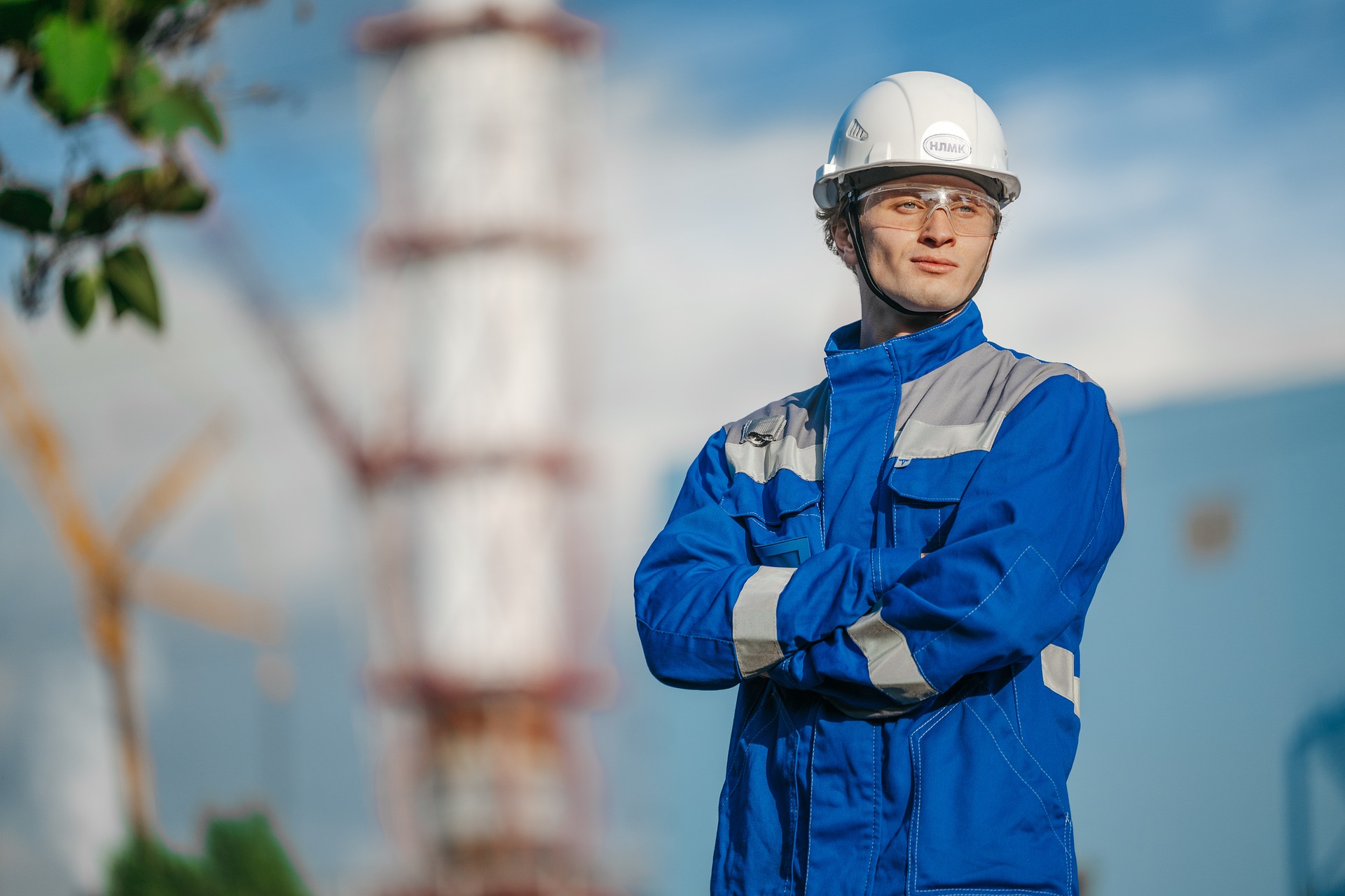 sergey2025-worker-9824324_1920