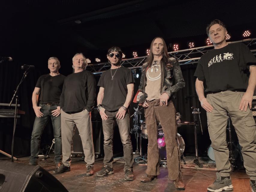 Bend Srčani udar objavio novi album Peščani sat