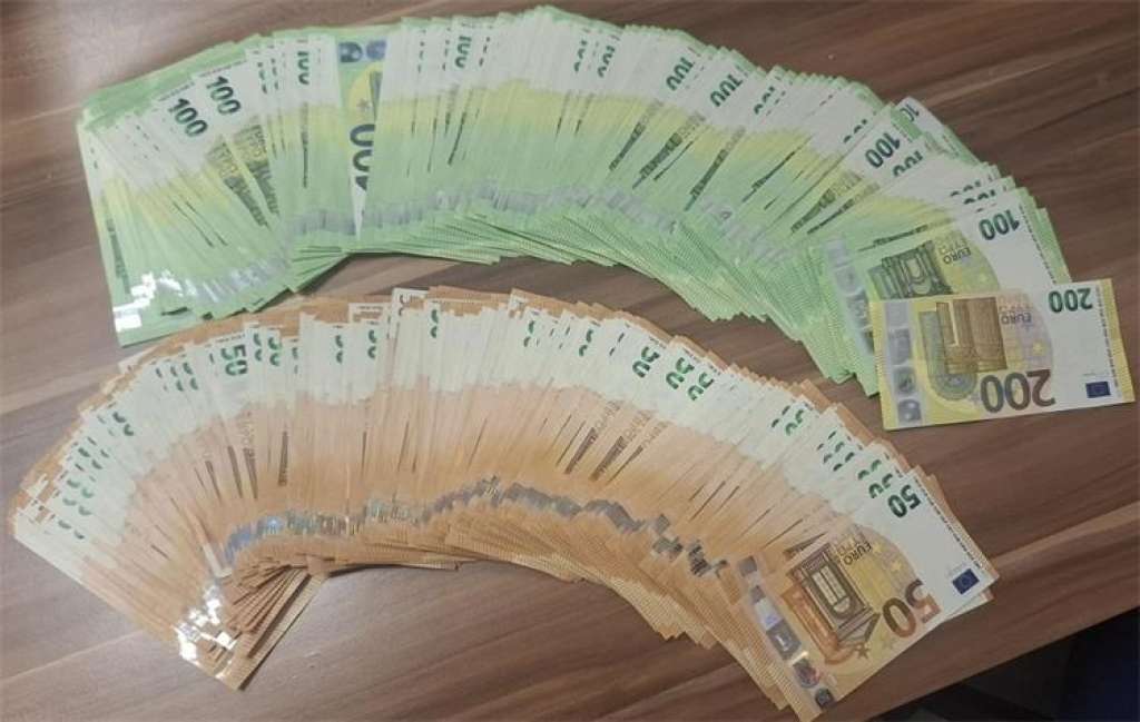 l_ea7ee96b39c6adc498e64d4a3d468ed9