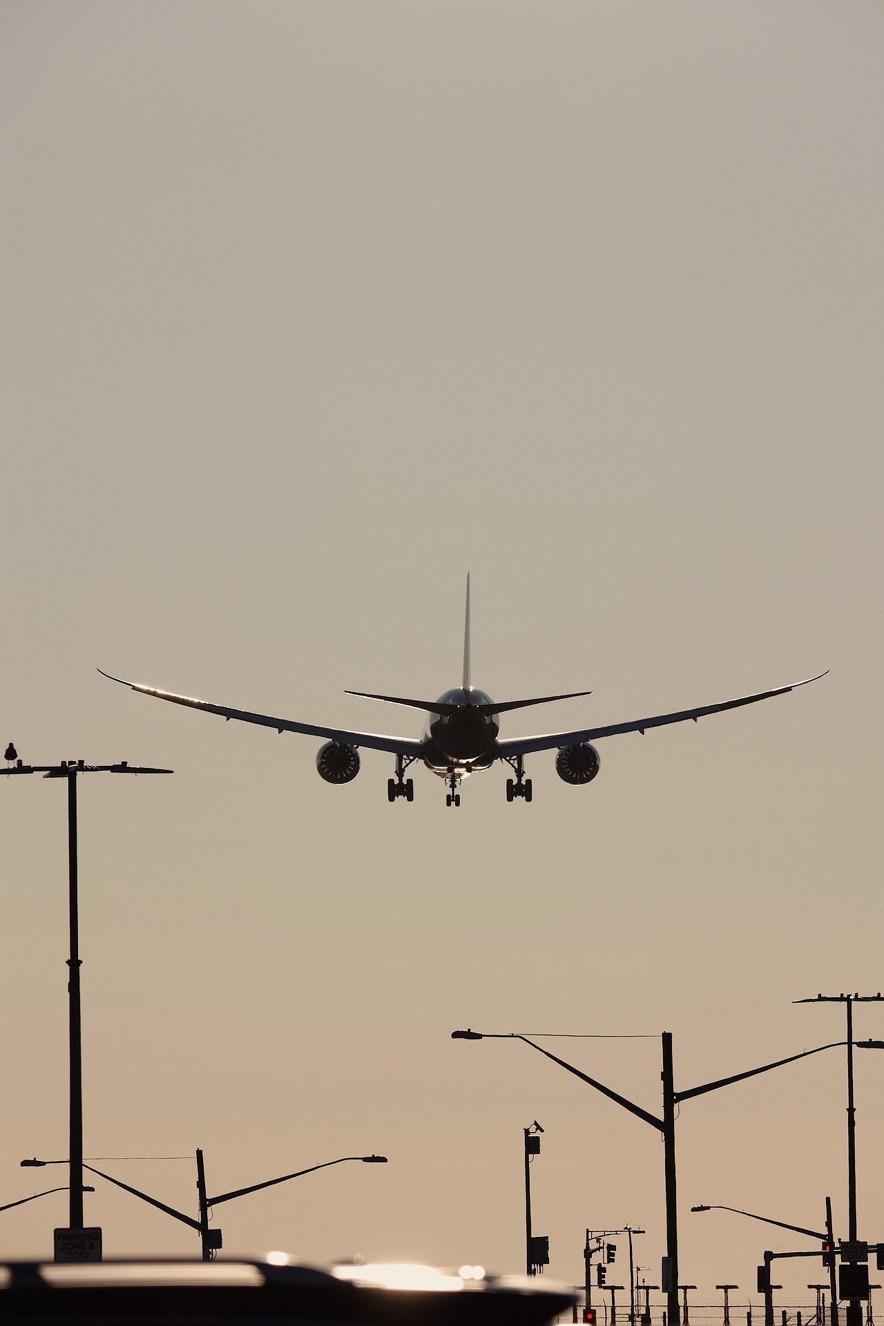 designscape-airport-7593037_1920