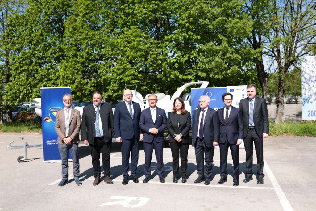 l_e2e6bfce455de64e790e185683d474ef