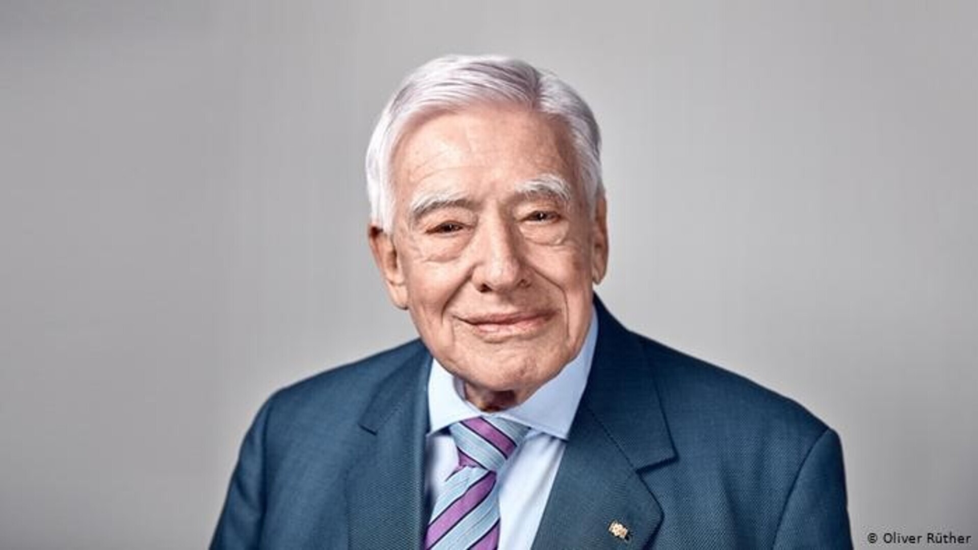 2e0a5ea6-6084-475f-8259-838dc298a8e5