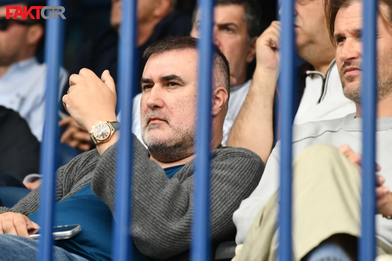 Sanin Mirvić po prvi put gleda Željezničar na Grbavici, sa njim i budući uposlenik Plavih (FOTO)