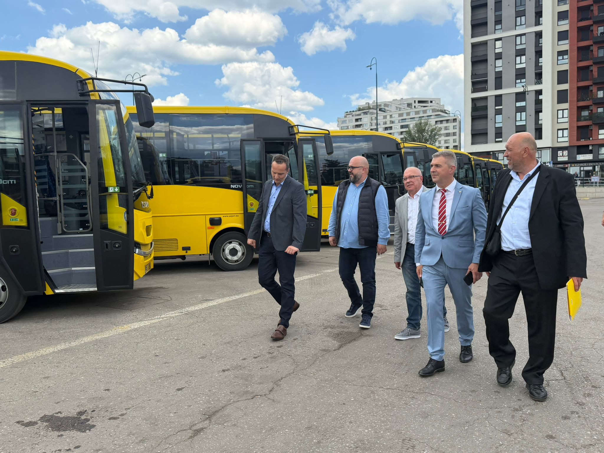 novi minibus