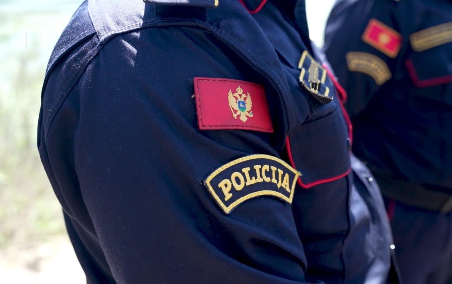 POLICIJA_565x900