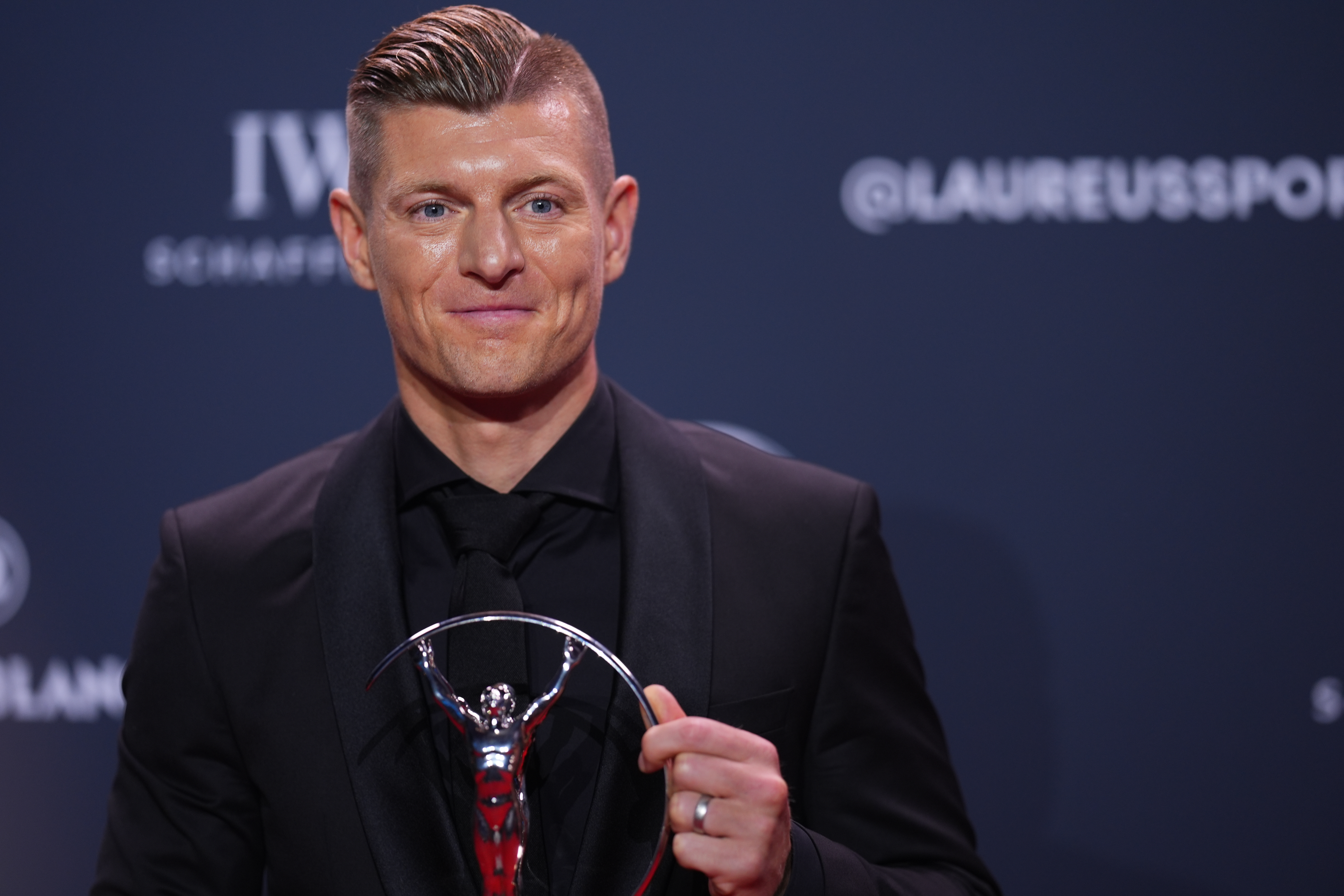 Toni Kroos poses with the Laureus Sporting Inspiration Award during the 2026 Laureus World Sports Awards ceremony in Madrid, Spain, Monday, April 20, 2026. (AP Photo/Manu Fernandez)