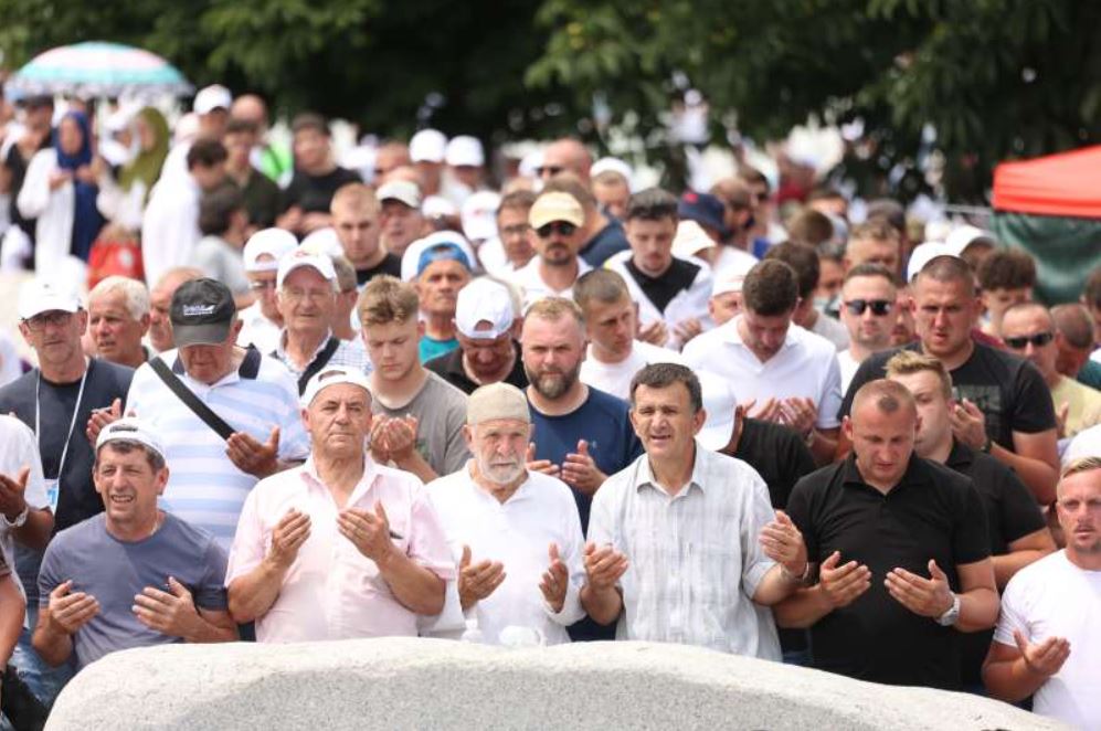dzenaza potocari 3.JPG