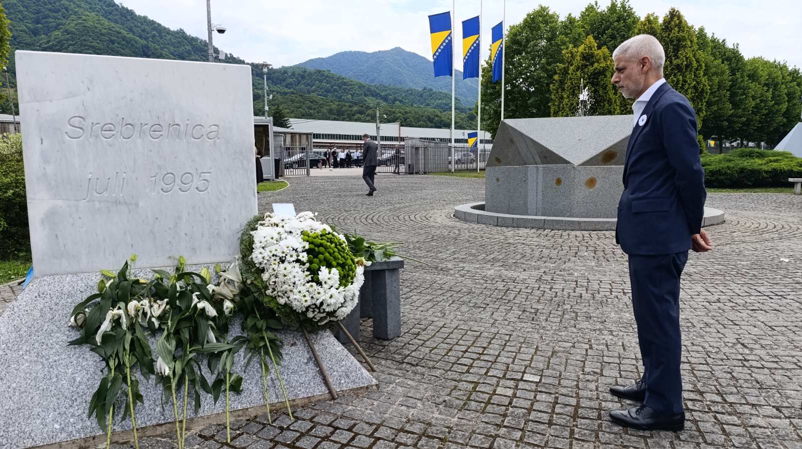 -sadiq-khan-odao-po-ast-rtvama-genodica-u-srebrenici