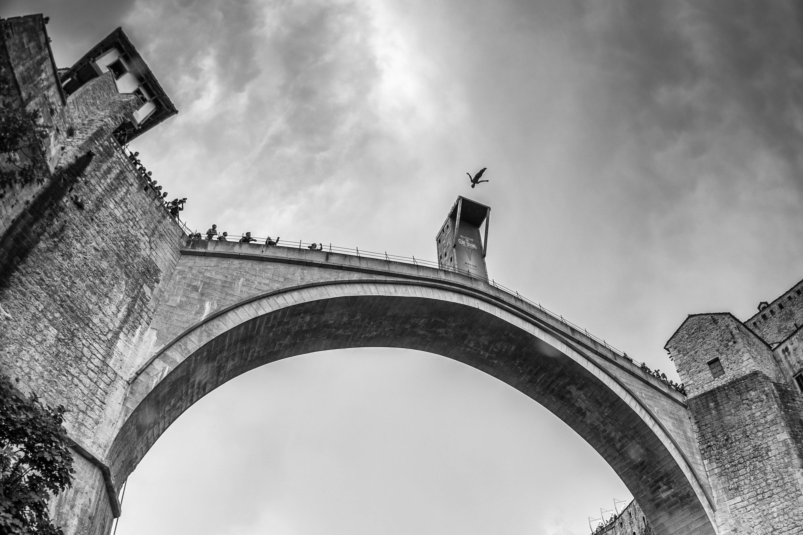 Gary Hunt of Great Britain dives from the 28 metre platform on the Stari Most bridge