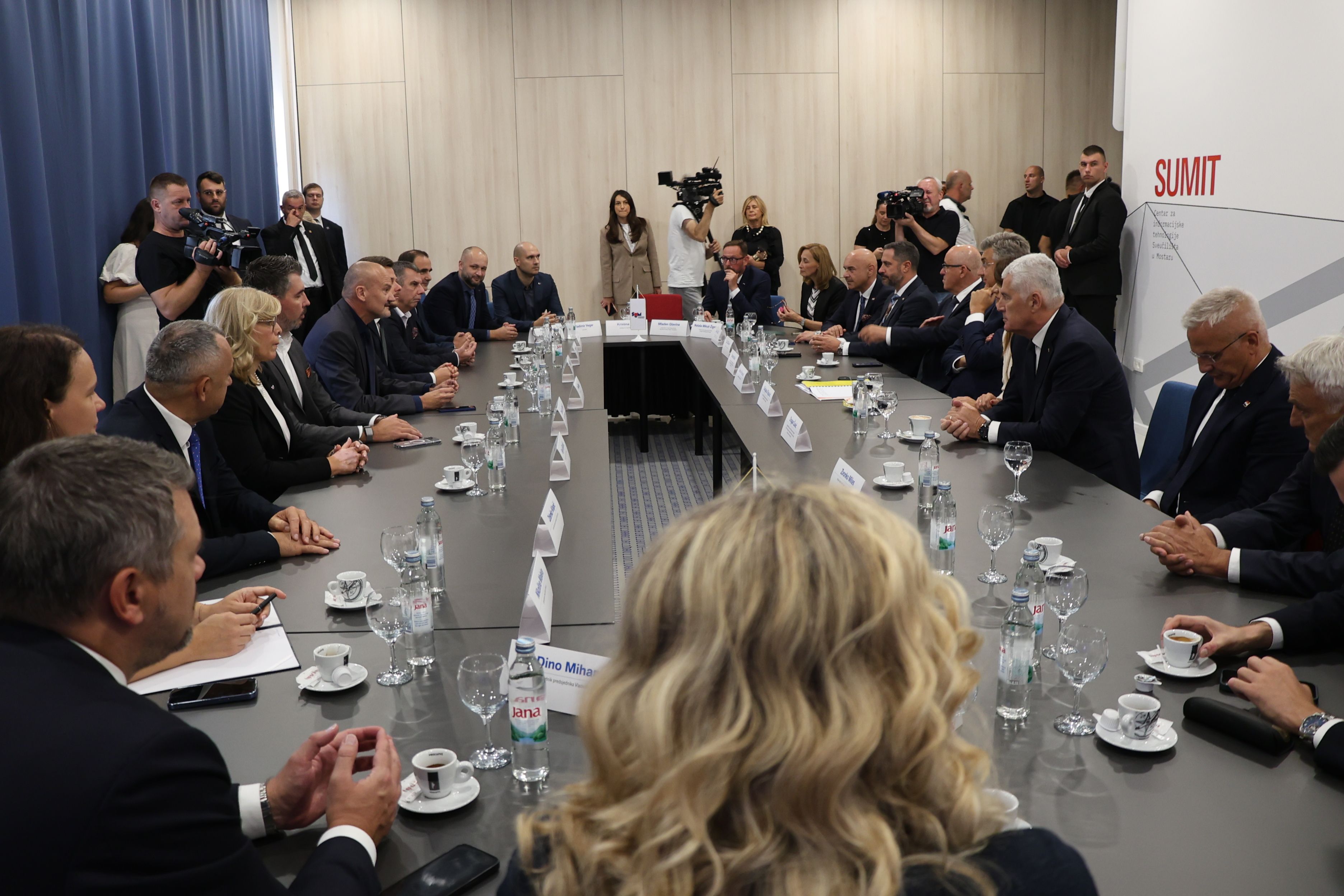 MOSTAR, 1. rujan (FENA)- Predsjednik Vlade Republike Hrvatske Andrej Plenković stigao je u Mostar, gdje danas boravi u radnom posjetu.. (Foto FENA/Mateo Marinović)