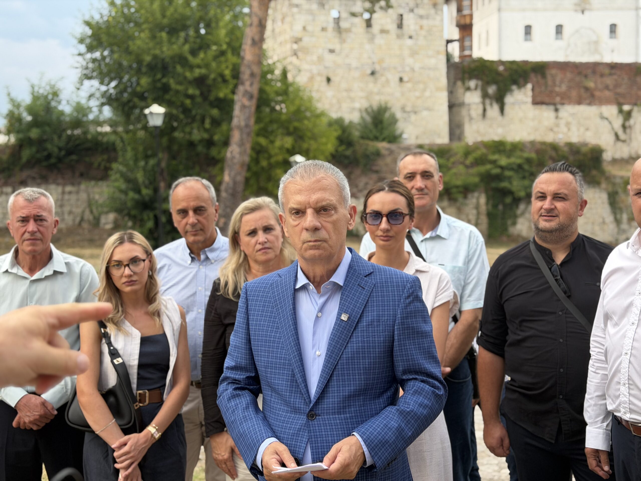 Kandidat za člana Predsjedništva BiH Fahrudin Radončić imao je radne posjete Gračanici i Gradačcu.