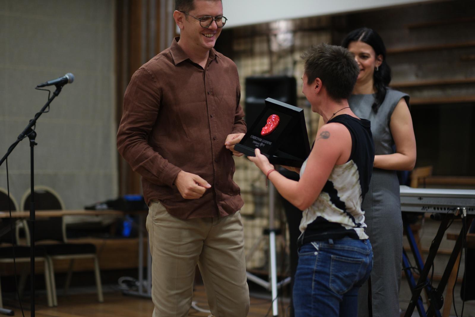 Marko Kusmuk i Juliet Walker