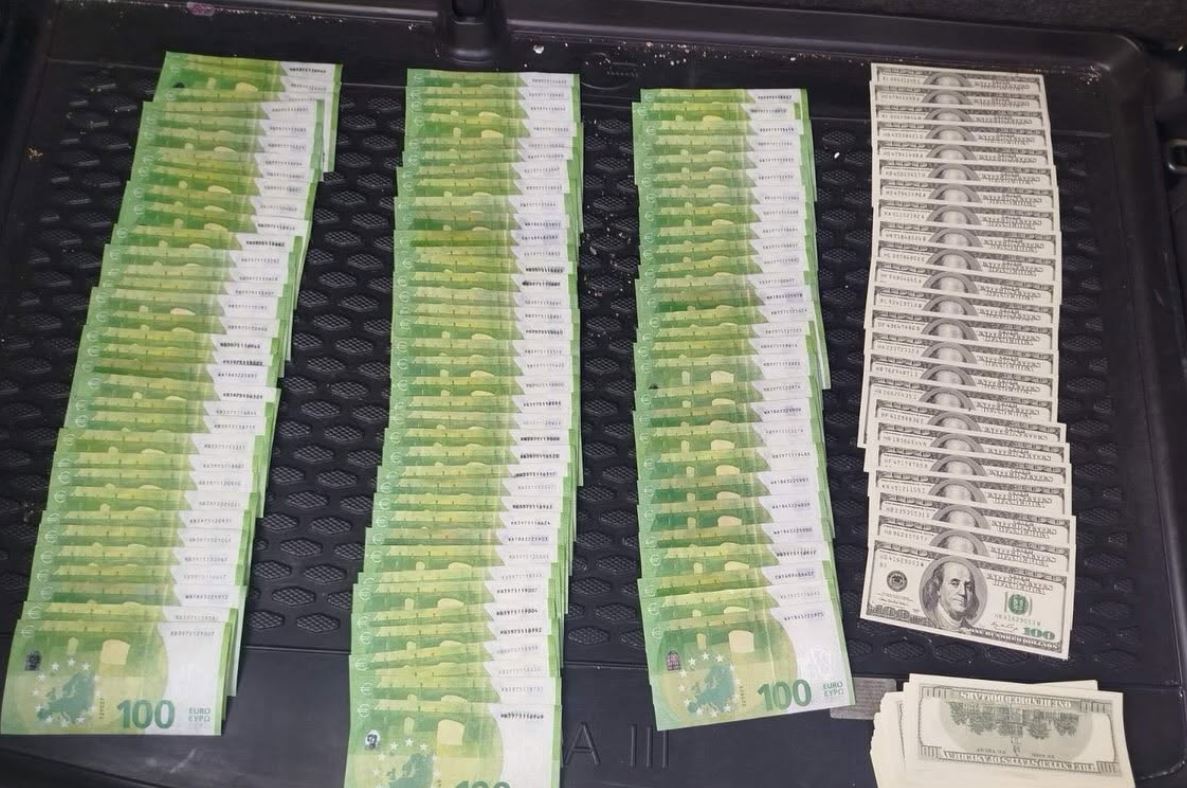 dolari euro falsifikat