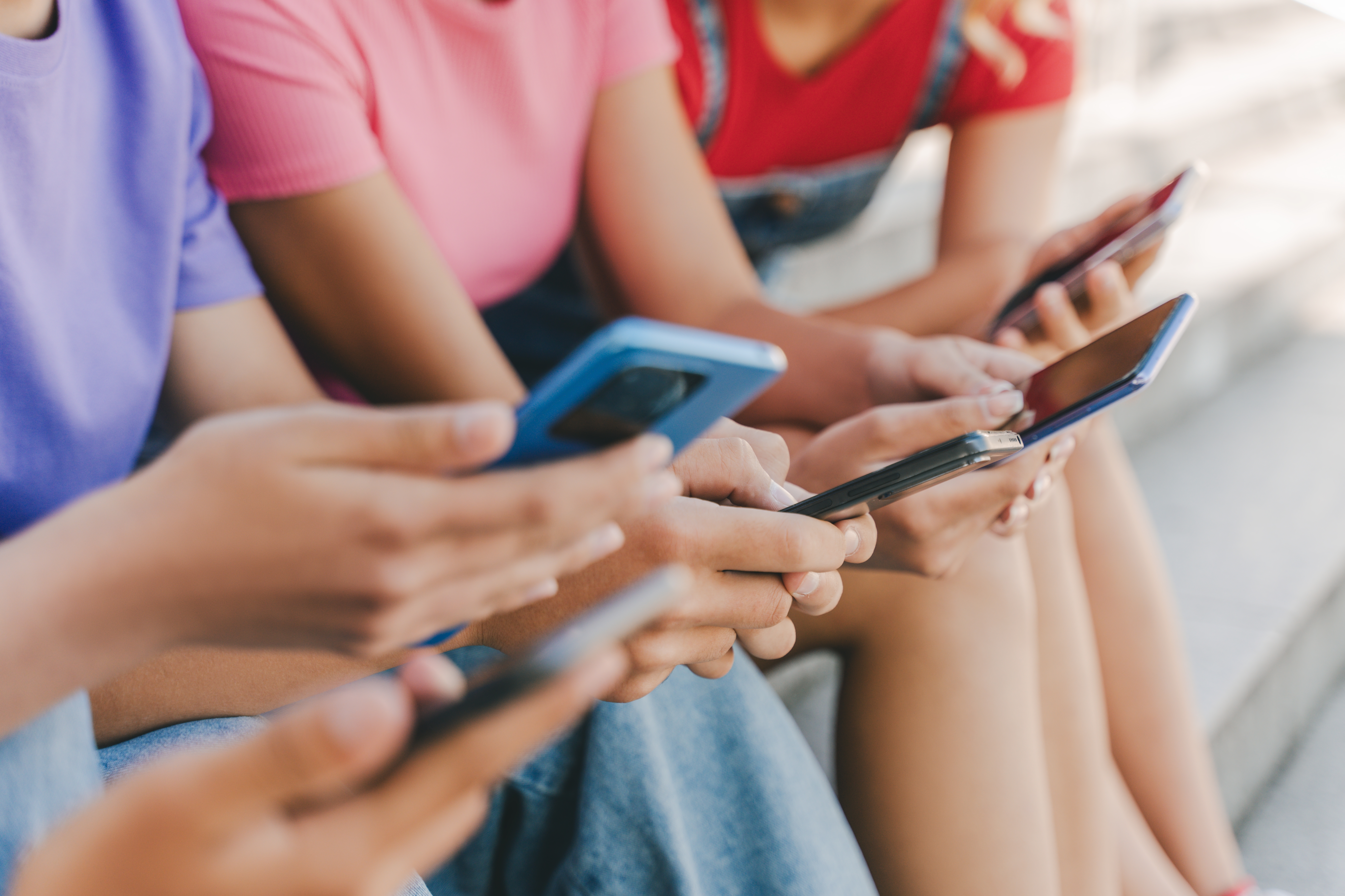 djeca mobiteli internet