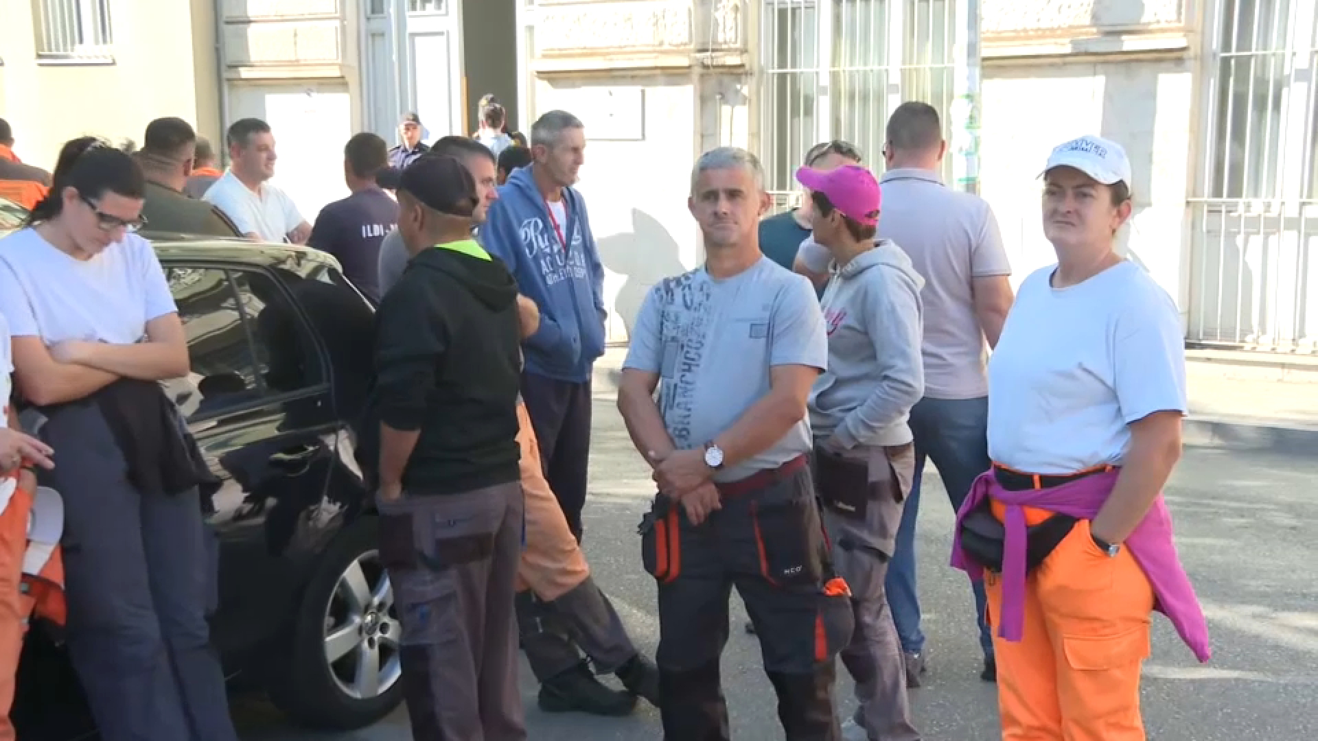 Protesti Komualčno