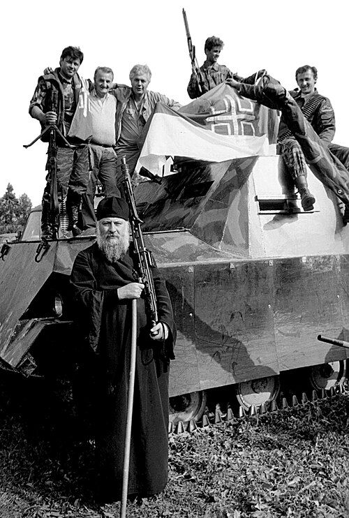 Filaret_Mićević_sa_puškomitraljezom_1991._godine