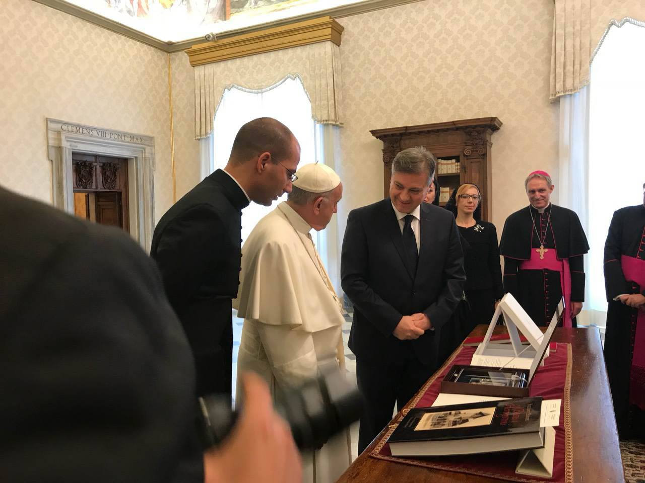 24956774_10213892886772687_555219840_o