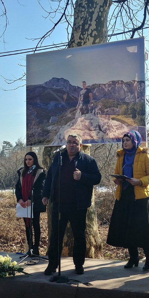 28233294_1622940394467462_1127398131_n