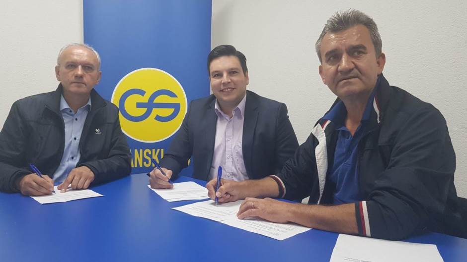 28A78324-8ED3-42B6-A6B1-84FC95E663D3