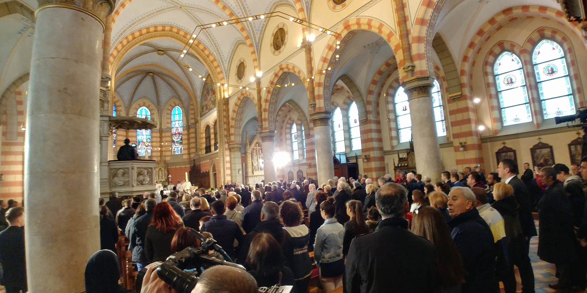 29893409_1670186209742880_543072341_o