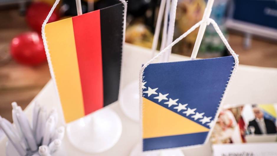 35242207_1602049393240644_2702120760939380736_o