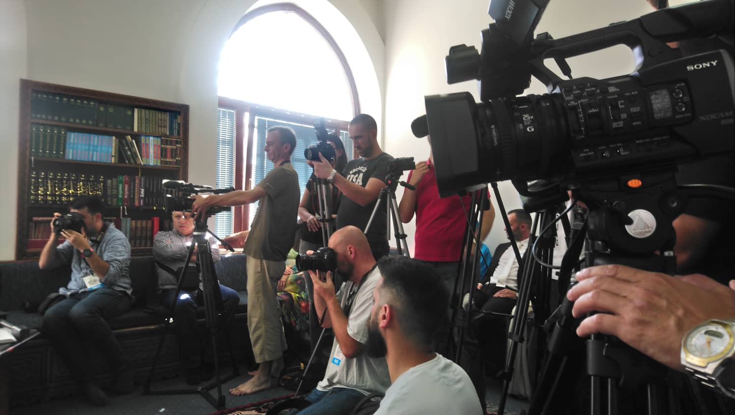 37562916_2206442739587777_2832895806363664384_n