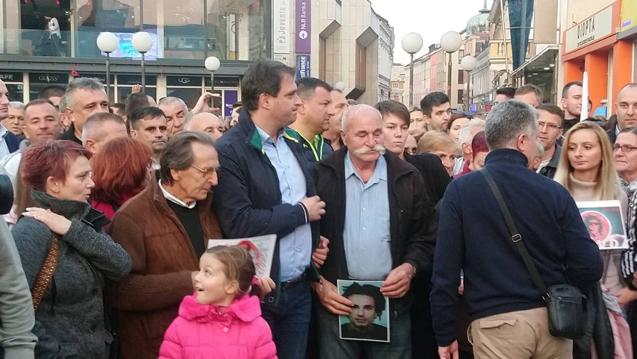 43951683_474336429721249_4530033252701831168_n