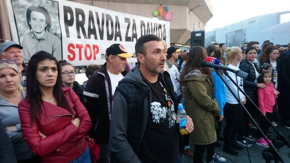 44030267_252385668792322_1143439101580541952_n