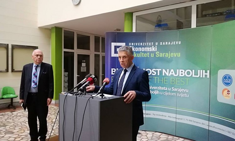 44478065_877114939164703_3984765666753249280_n