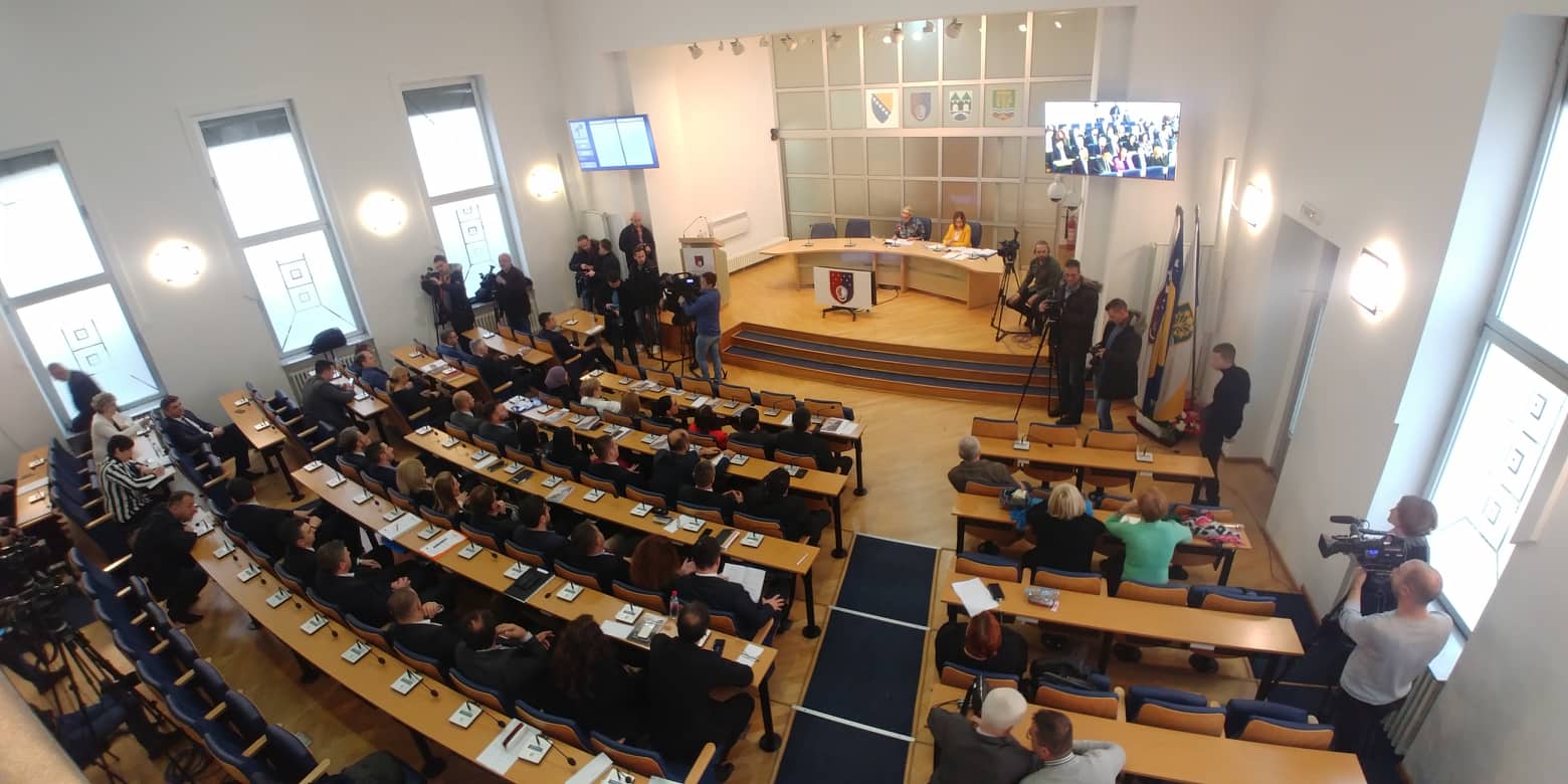 46820706_908957602828061_7876683241602678784_n