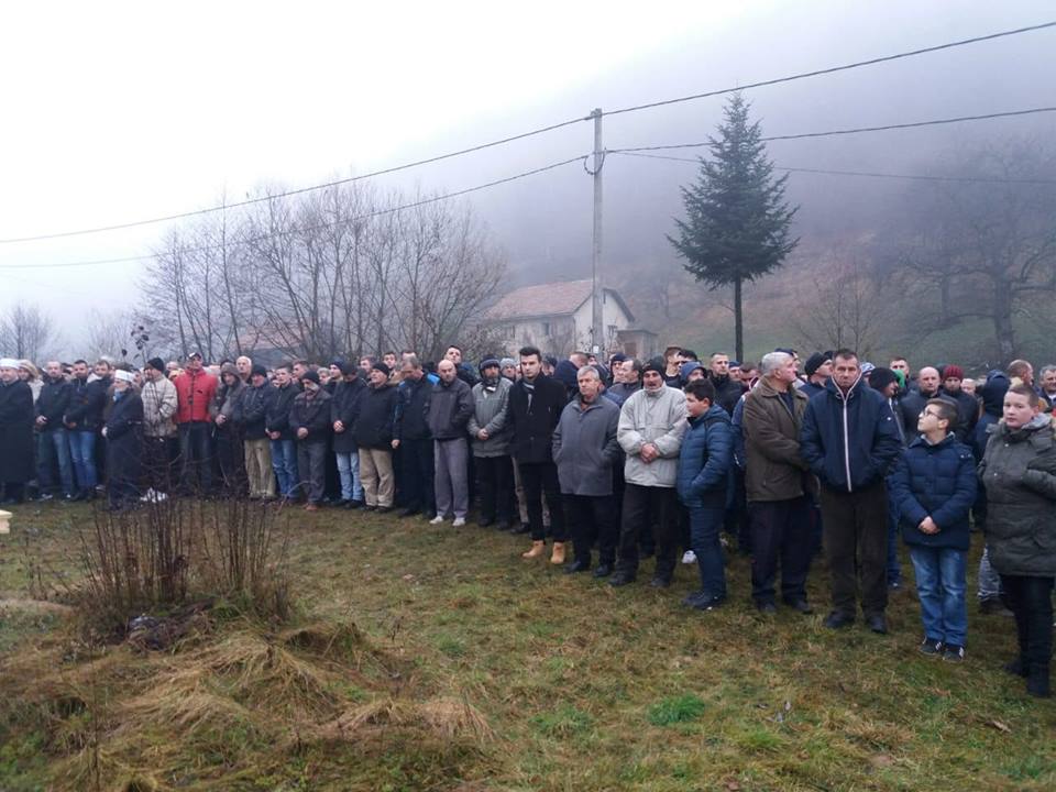 47684451_894969750695133_2963639154929303552_n