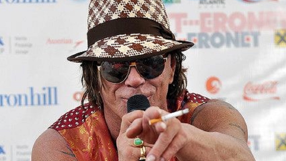 480894_271669592971354_1199641787_n