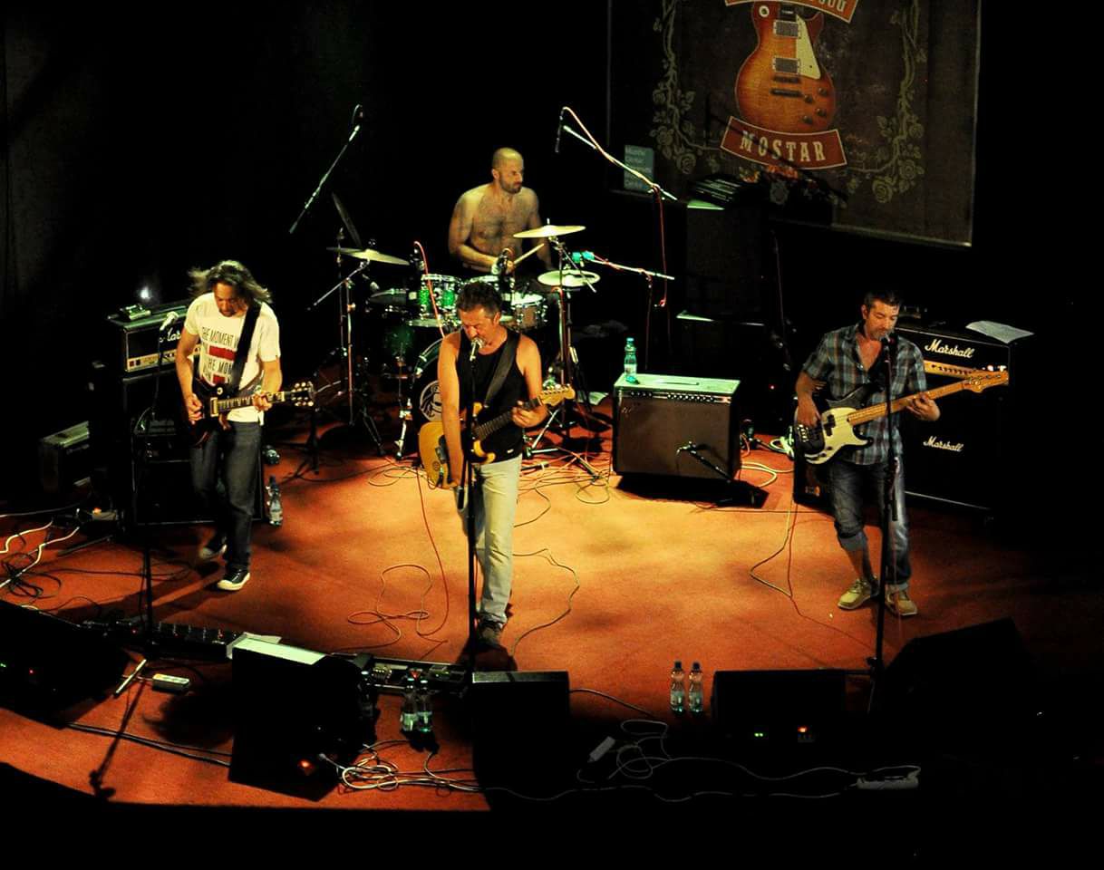 49267106_10155567271486371_6645753994050273280_o