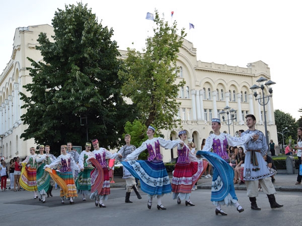 49d07d2f2b048709fab28e0845347114_XL