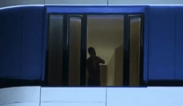 4D9C2D4000000578-5882173-image-a-25_1529918687475