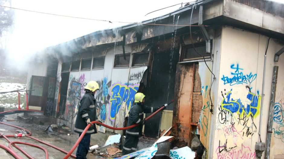 52 pozar gradjevinska skola tuzla