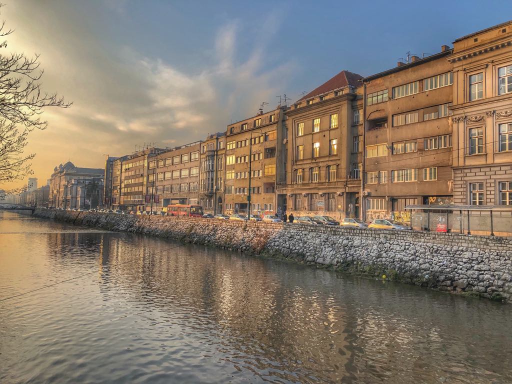 54364842_2613742155307418_2767183313541005312_n