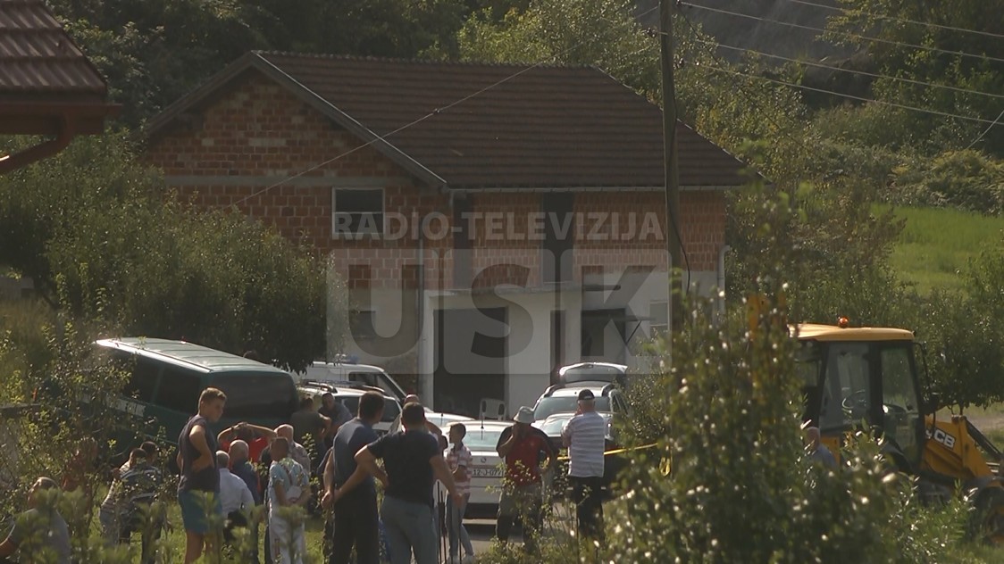 5b9d3f6516c6artvusk38428147