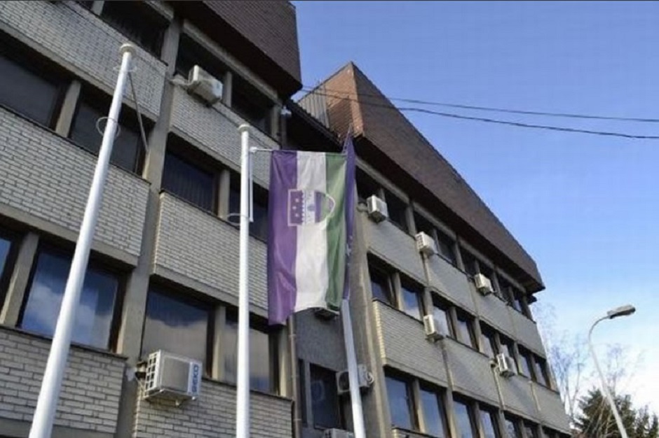 5e74bd06998c87.23249416_5a478a5dd9e9f5.30241117_5a0ee87595a555.71842776_vlada-usk