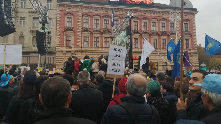 77423604_2399356237041808_2463949207875092480_n