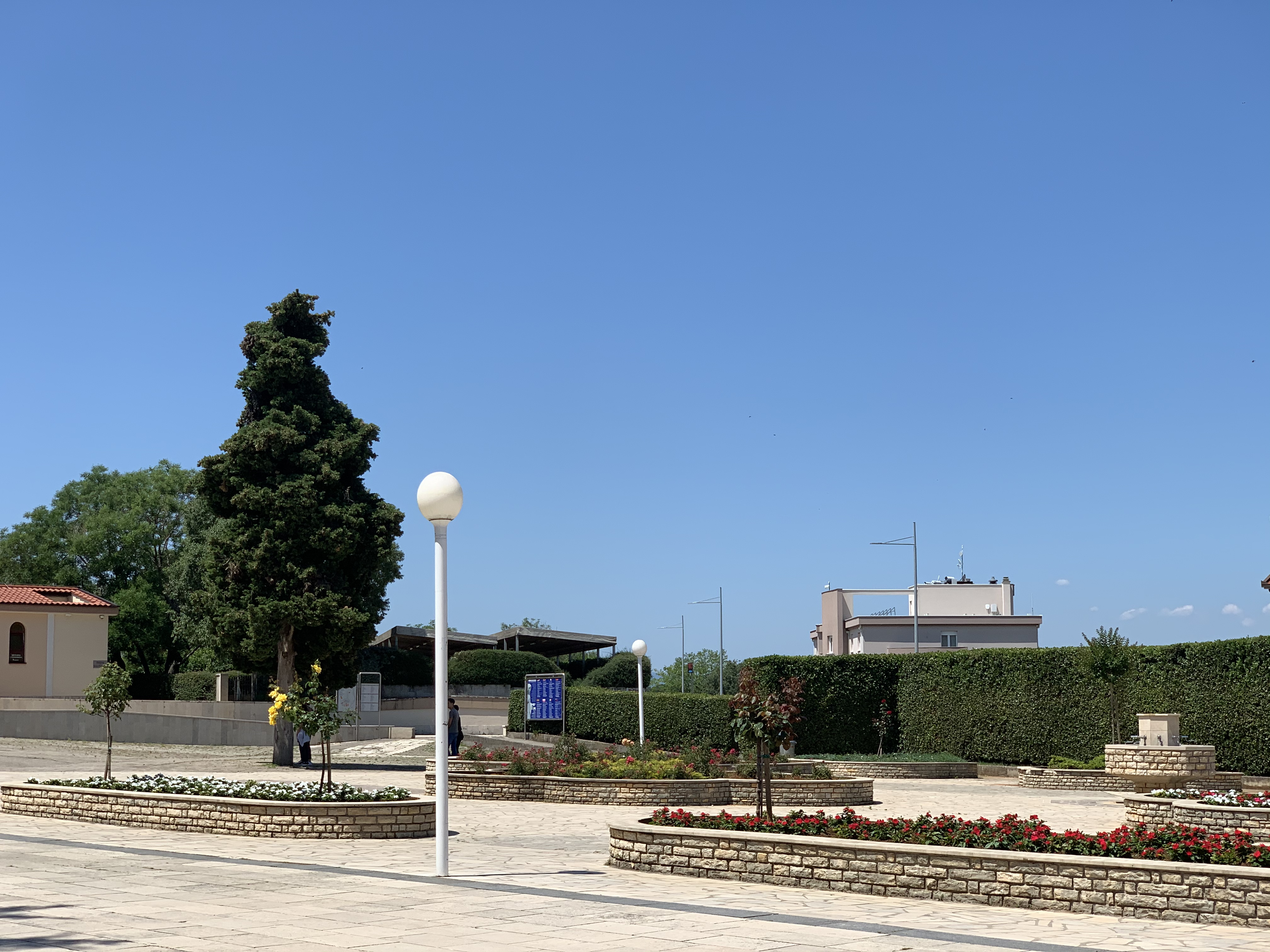 83196D96-9A84-48D5-981D-E65144BB5442