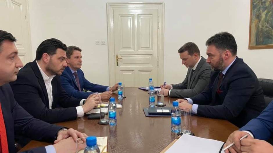 84057198_10157913296828684_4970272524437815296_n