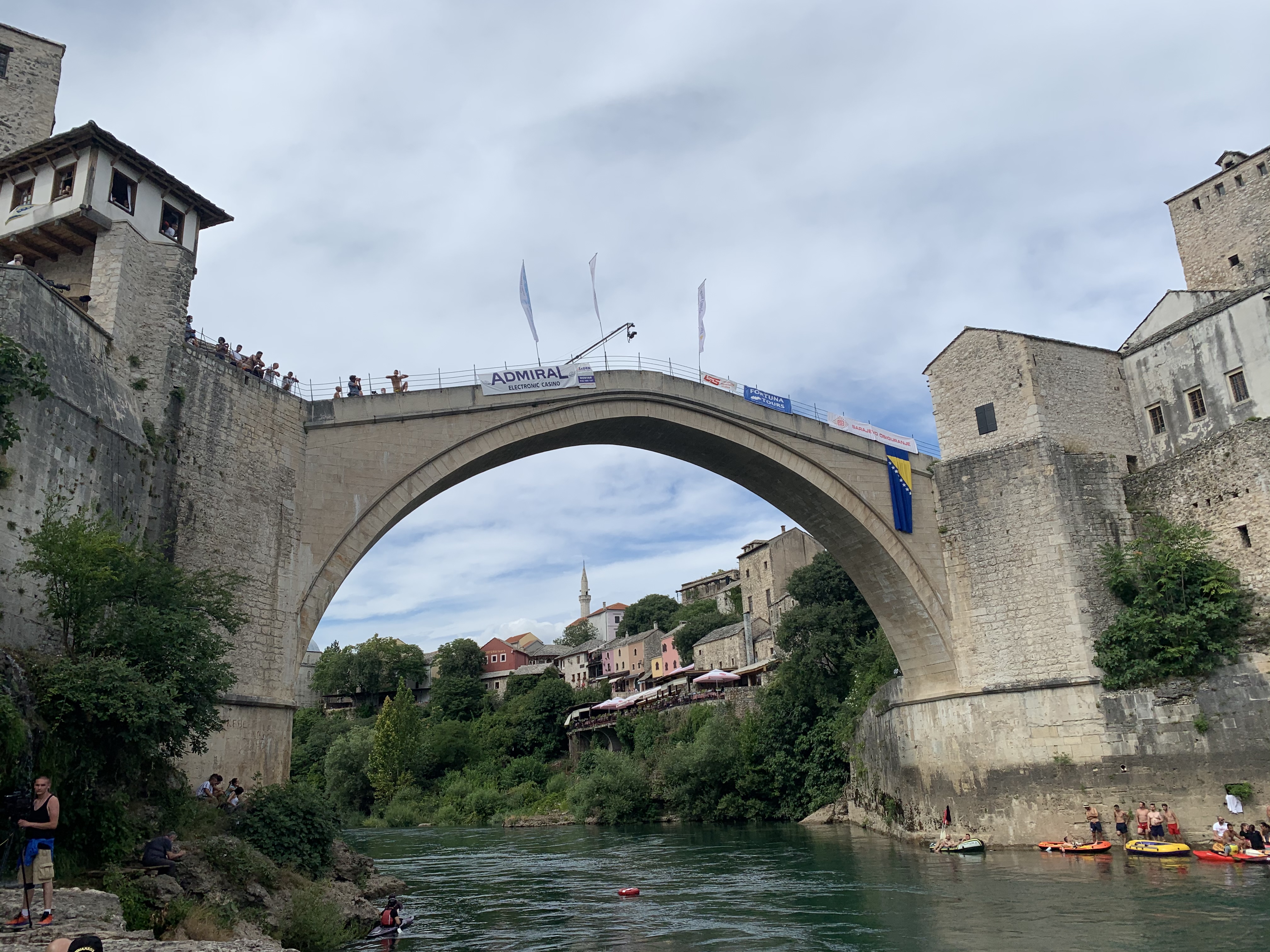 8A8D3A6C-7998-438A-89F6-D89B26201C4A