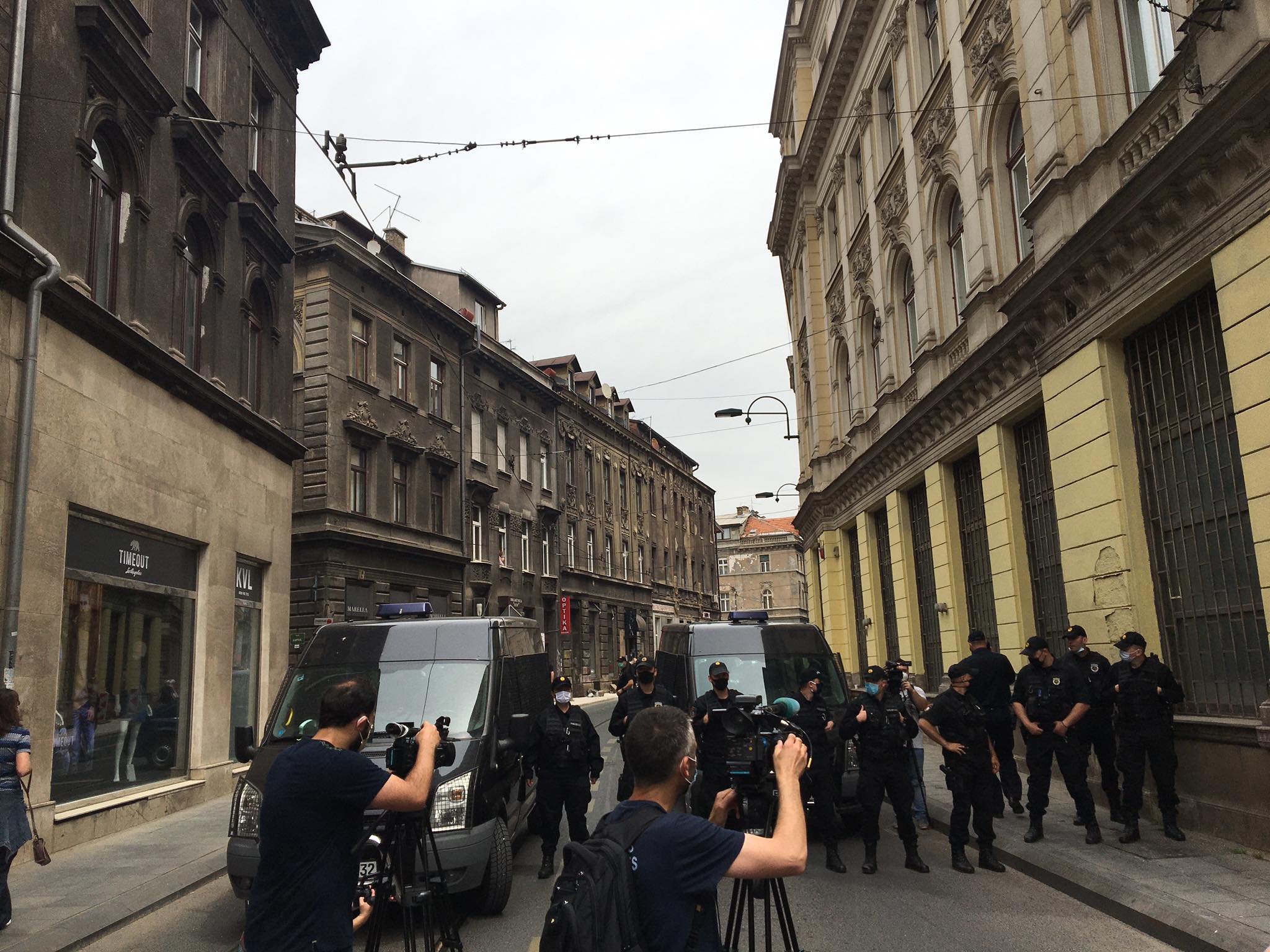 98731900_678109122755935_6456987376777428992_n