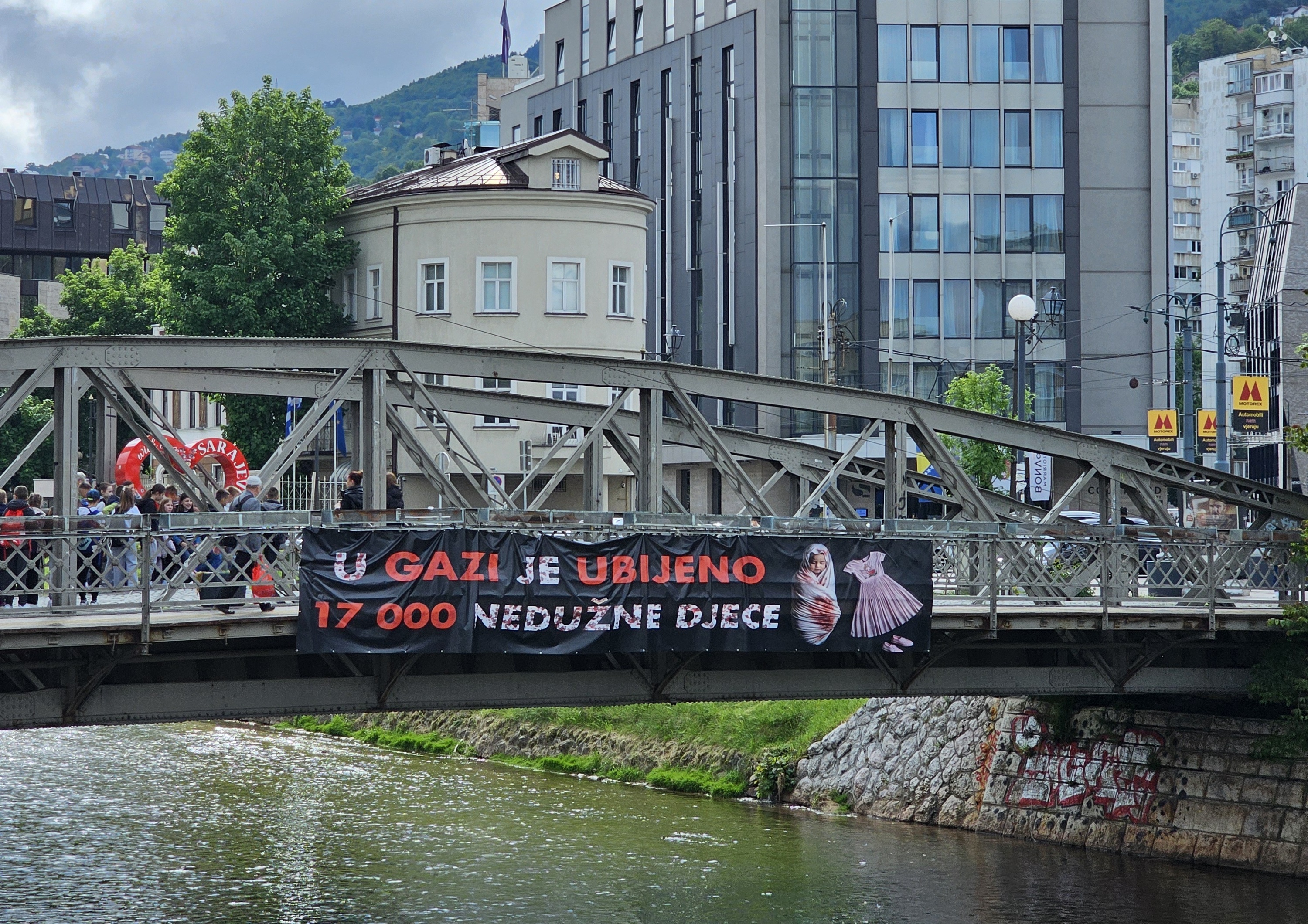 Transparent posvećen djeci ubijenoj u Gazi