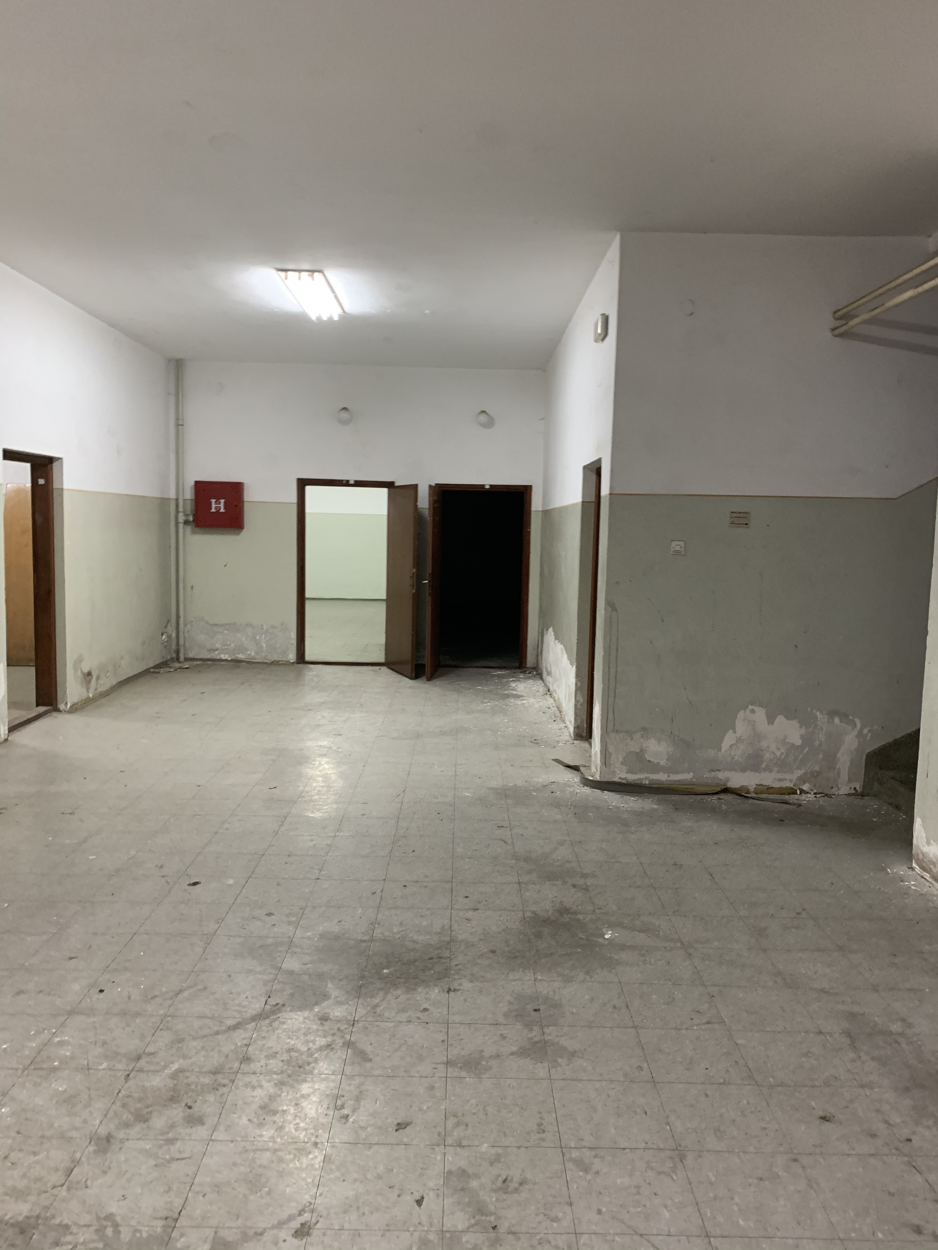 C4EB4AFB-E555-4CDF-AFDC-1D93F30014B8