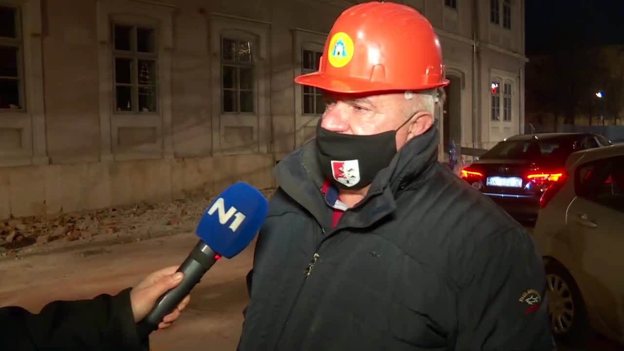 Emotivni-gradonacelnik-Ako-izgubimo-karakter-bolje-da-se-sad-zatrpamo-u-sutu