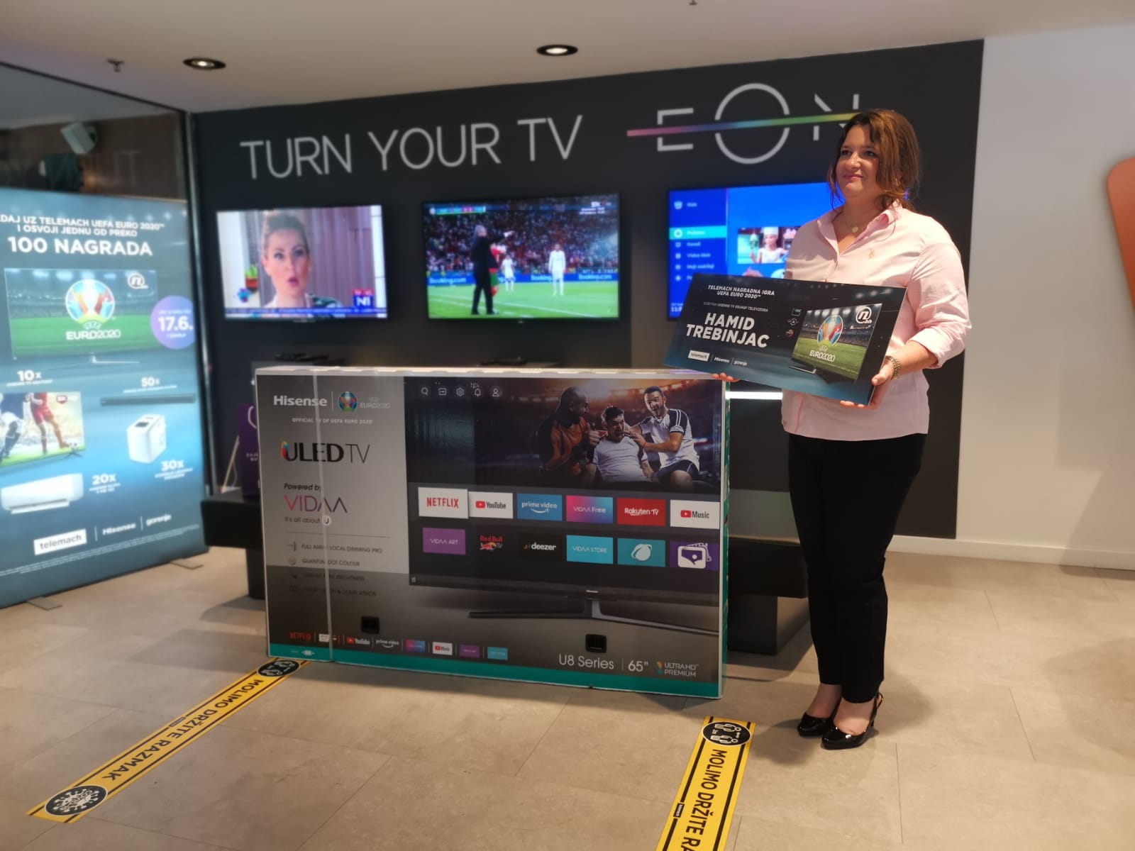 Hamid-Trebinjac-iz-Vogosce-sretni-dobitnik-TV-Hisense-65U8QF.jpeg