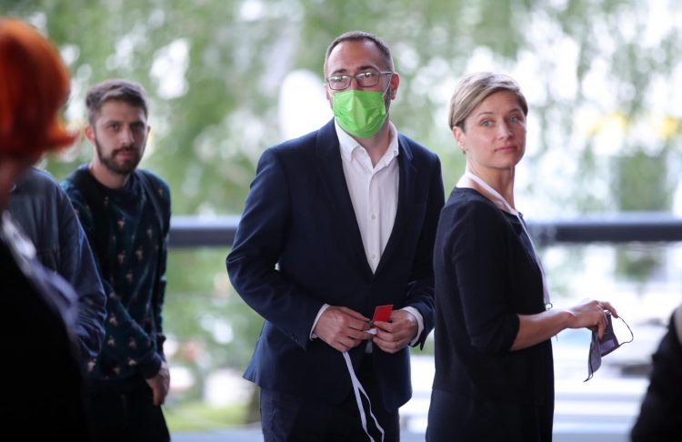 PXL_160521_32905761-750x486