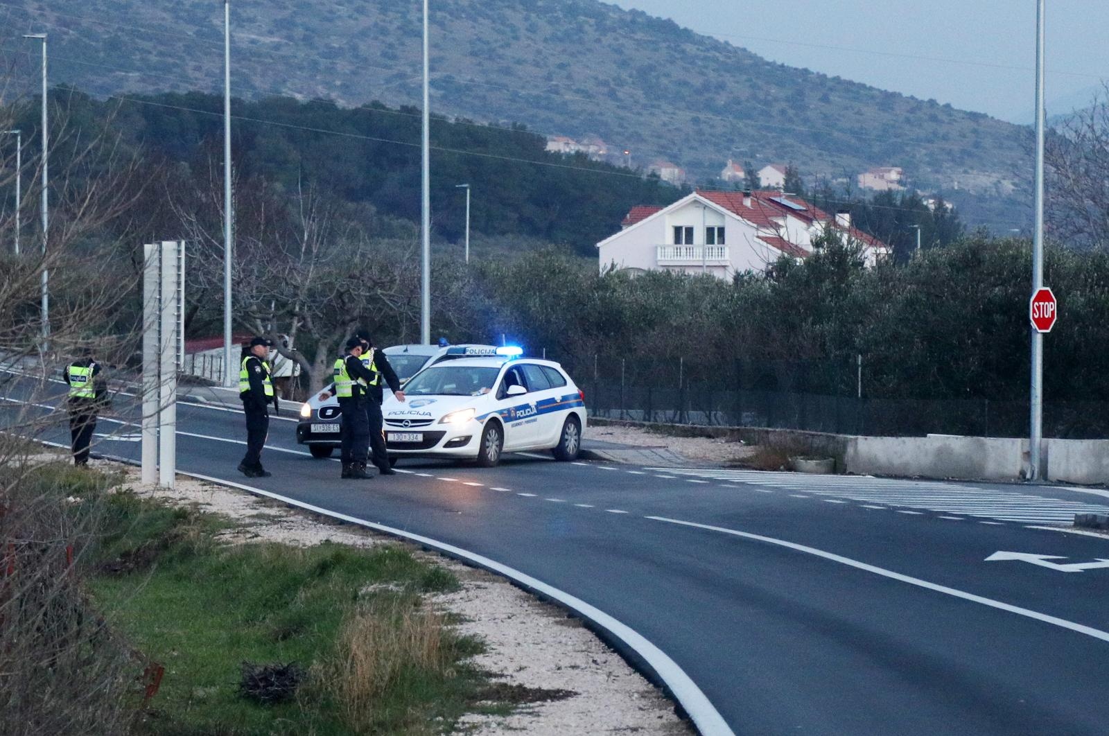 Šibenik: Zbog potrage za ubojicom policija blokirala sve prilaze gradu
